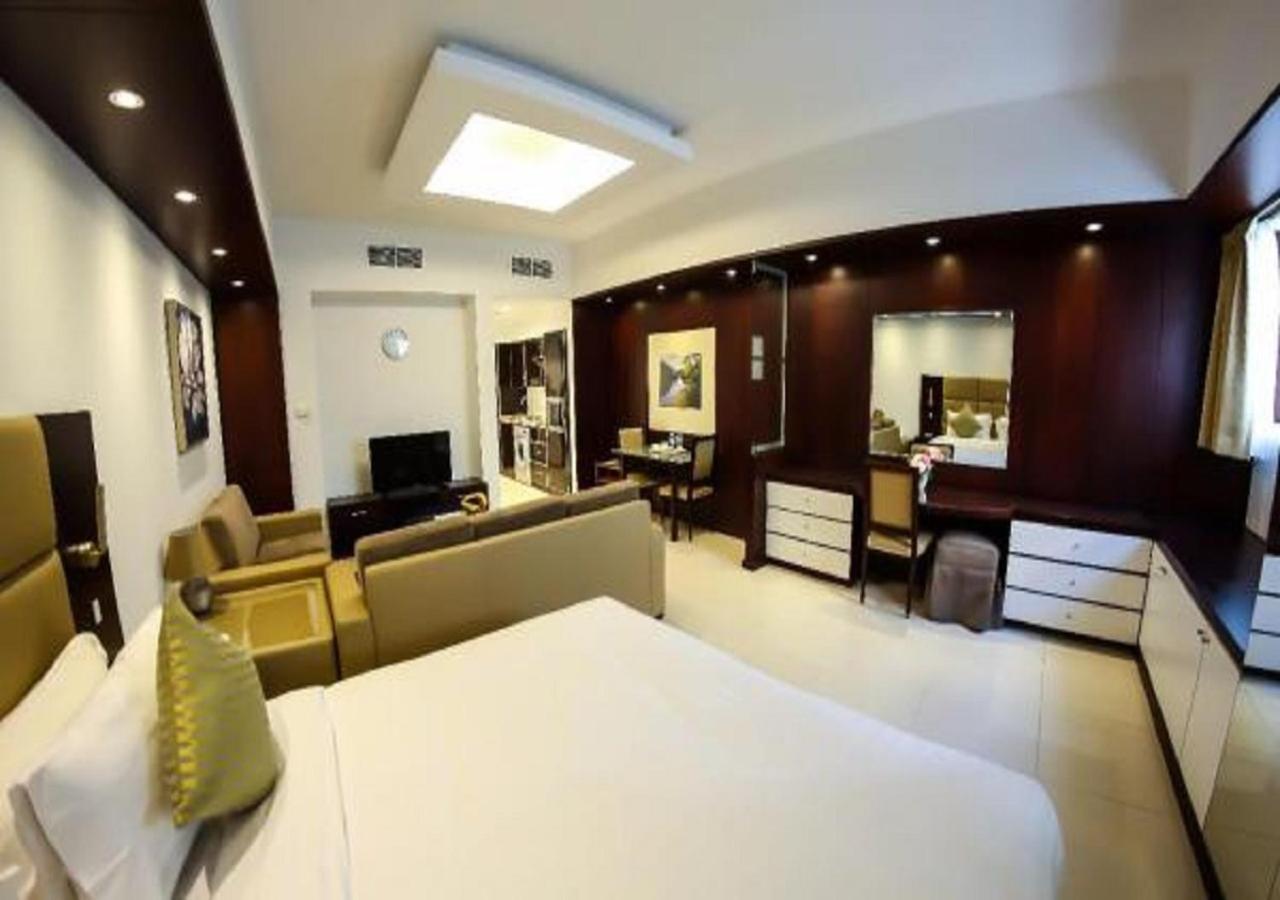 Al Faris 1 Hotel Apartments Dubai Buitenkant foto